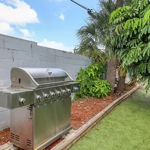 Great Location With Large Garden 2br Apt Apartment Tampa